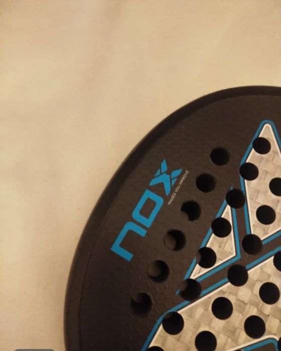 Vendo Raquete de Padel Nox Future Hybrid 12K Alumn 2025 COMO NOVA