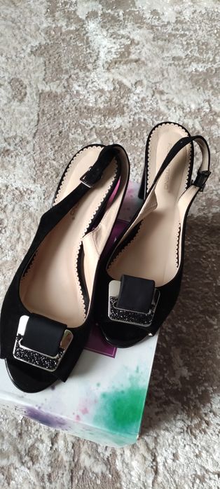 Босоніжки жіночі