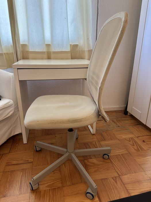 Cadeira Escritório IKEA FLINTAN Bege – Ergonómica e Regulável