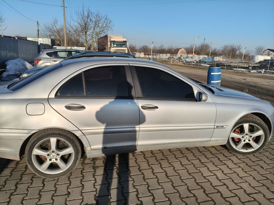 Мерседес w 203   .