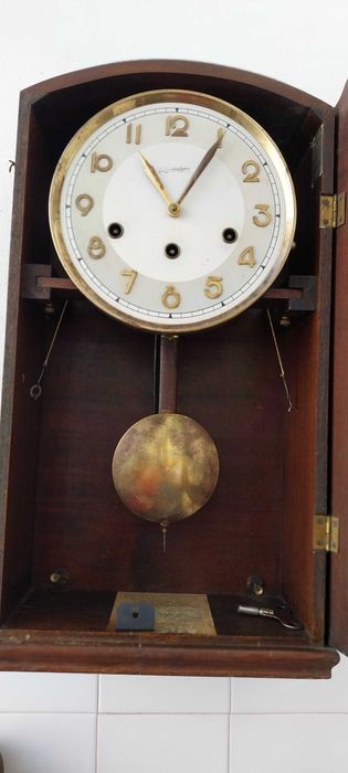 Relógio de parde antigo