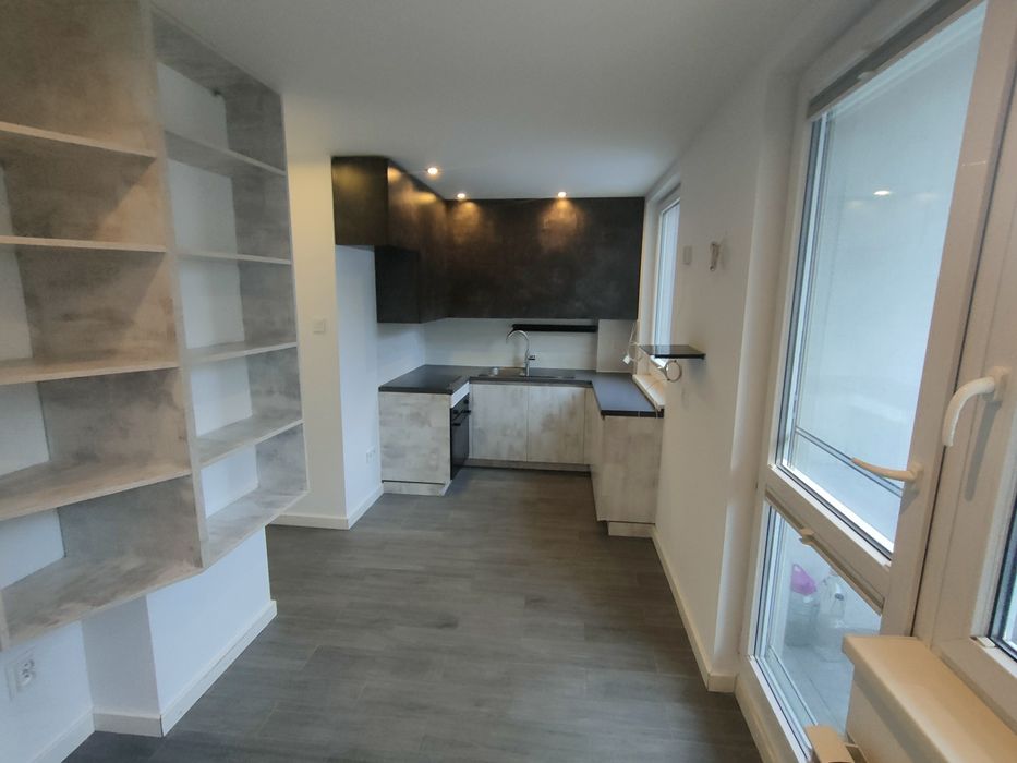 Sprzedam kawalerke mieszkanie+garaż+balkon+piwnica pierwsze piętro BEZ POŚREDNIKÓW