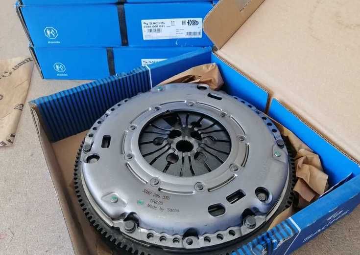 Kit de embraiagem Bimassa Vw Golf IV Audi A3 8L Seat Leon 1.9 TDI 110CV SACHS