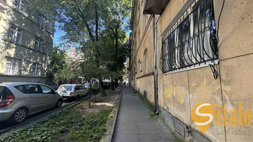 Продаж 2 кімнатної квартири у ближньому центрі Львова, вулиця Чубая