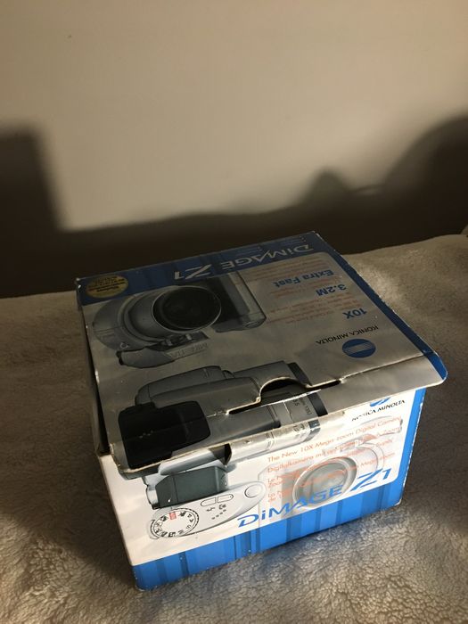 konica minolta DiMage Z1