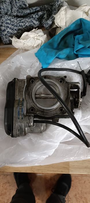 Borboleta de admissão Mercedes c180 gasolina em bom estado