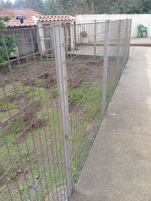 Grade mais casota mais cobertura para o seu cão