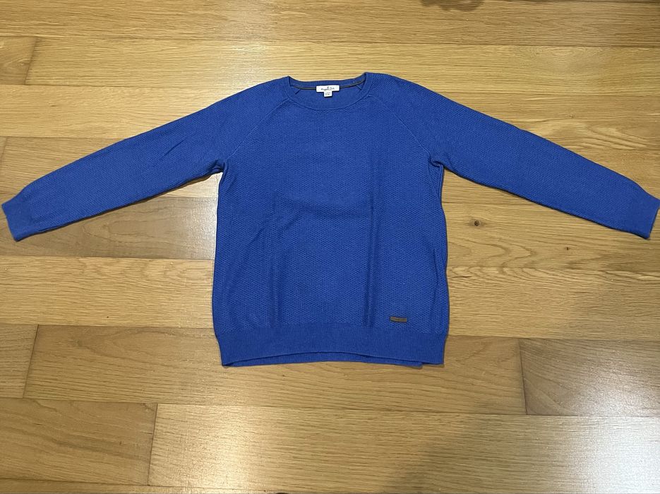 Camisola de malha azul escura