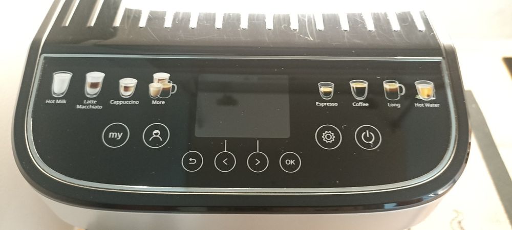 DeLonghi ECAM 310.8 - idealny stan, gwarancja, 1 kg. kawy LAVAZZA