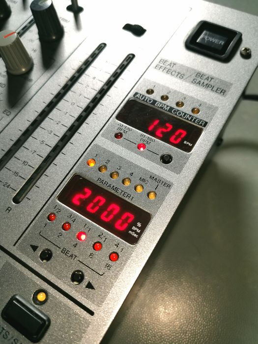 Pioneer DJM-600 mesa de mistura