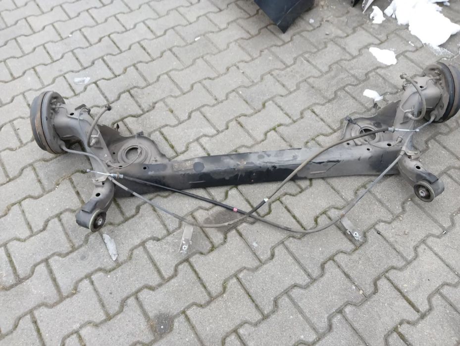 Nissan Micra K14 zawieszenie tył oś tył Kompletna
