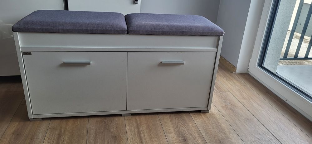 Półka na buty z siedziskiem