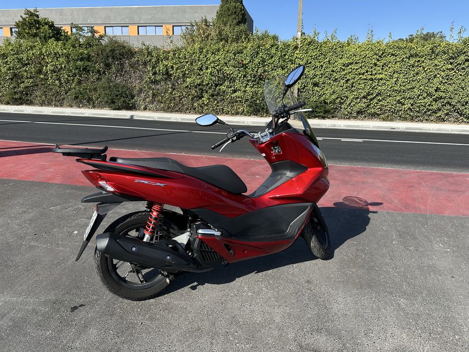 Honda pcx 125 c/extras bem estimada