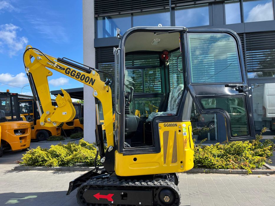 Nowa minikoparka Gunter Grossmann GG800N z kabiną