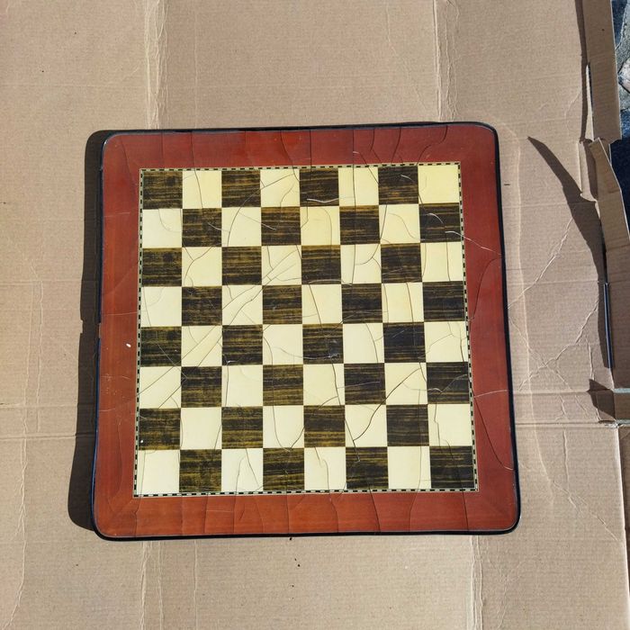 Vários brinquedos e jogos de mesa