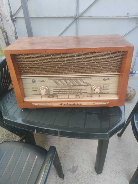 Vendo Radio Antigo a Valvulas GREATZ Melodia A Funcionar Reparado
