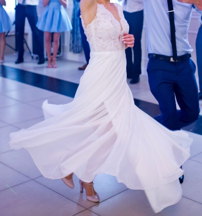 Elegancka suknia ślubna