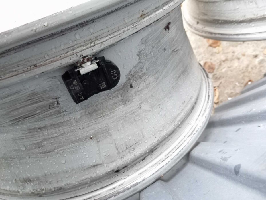 Felgi aluminiowe 17'' Hyundai i30 Mazda 3 Kia Ceed 7J 5x114,3 ET60