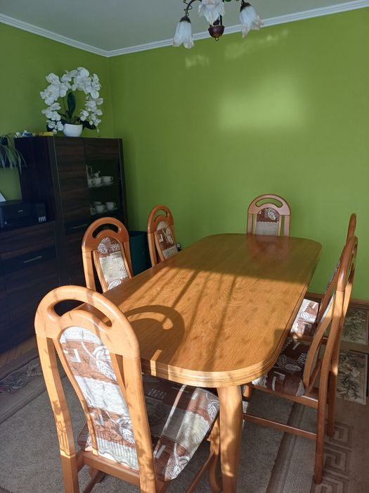 Komplet drewniany stół z 6 krzesłami