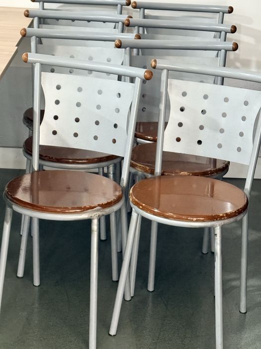 Mesas e cadeiras de cafe