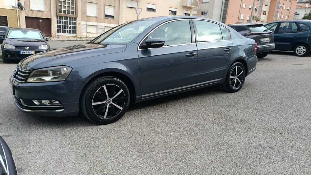 Volkswagen Passat - 2011 — photo 2