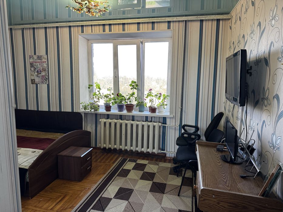 Продается 2 комнатная квартира 8/12 , р-н Малого рынка