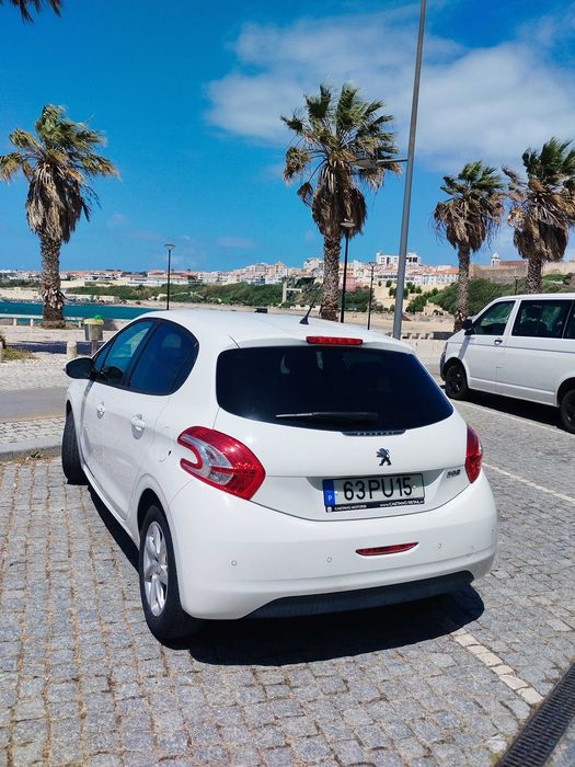 Baixa de Preço — Peugeot 208 1.2 VTi • 2015 NOVO PREÇO: 7500 €