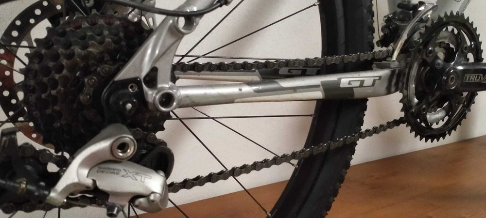BTT  GT Avalanche 2.0 /  Berg Trail Rock roda 26