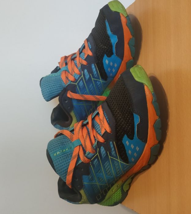 Мужские кроссовки 42 размер