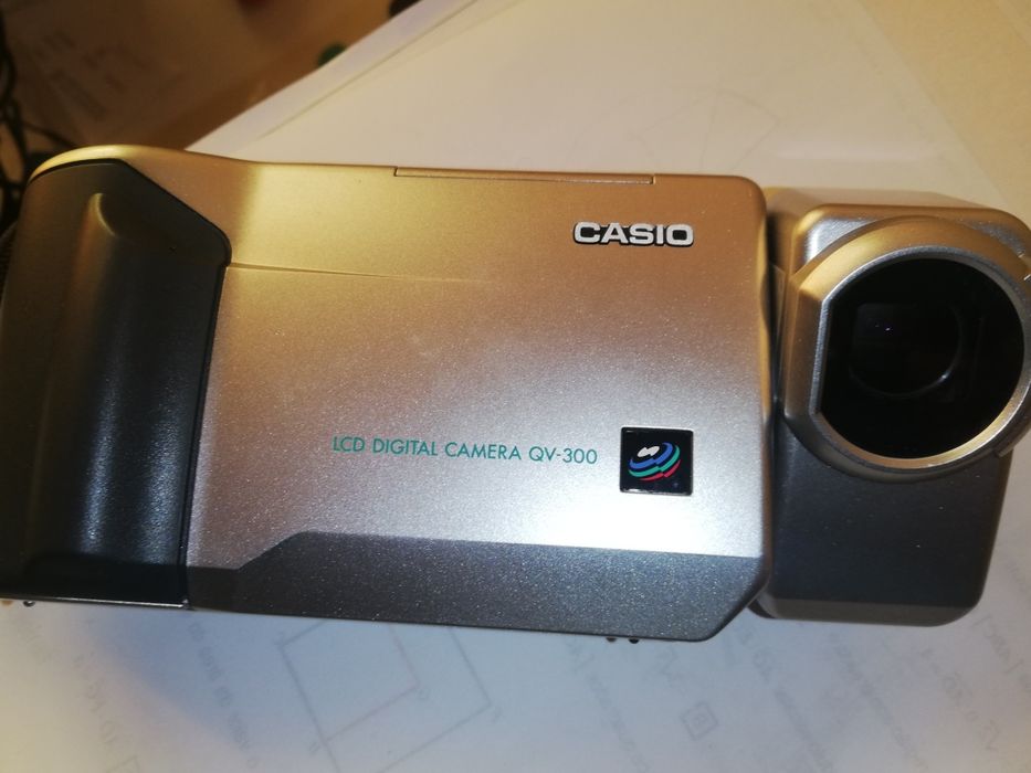 Camera DIGITAL CASIO qv 300