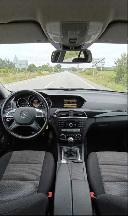 Mercedes-Benz C200  – Em Estado Irrepreensível!