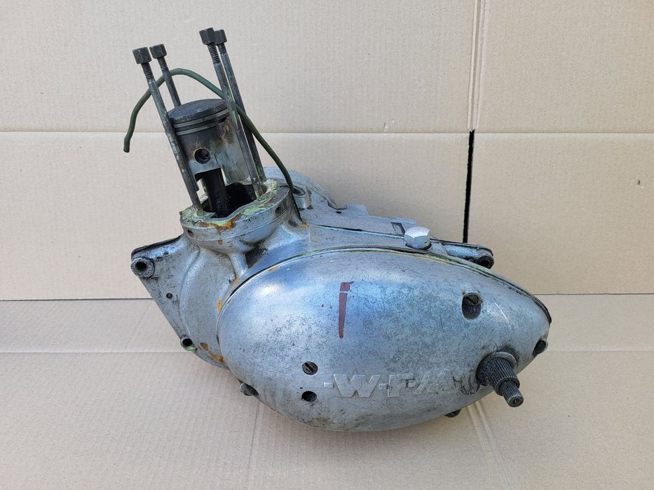 Silnik WFM 125 M06 WSK 125 Korpus Kartery zapłon Wał korbowy Magneto Dekiel
