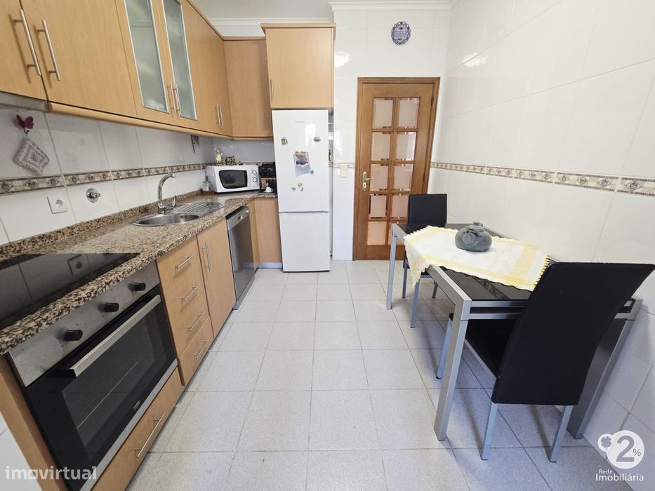 Apartamento T2 em Vilar do Paraíso ( Vila Nova de Gaia )