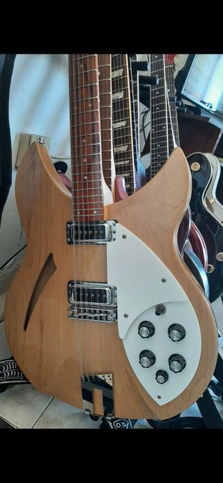 Rickenbacker 330/12