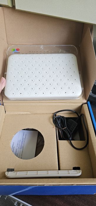ADSL-модем и Wi-Fi роутер ZTE ZXV10 H108L