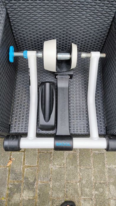 Trenażer Bkool Smart Go