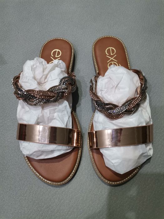 Sandálias Exé 38 novas