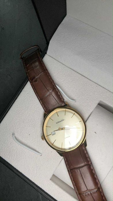 Zegarek Adriatica na pasku skórzanym