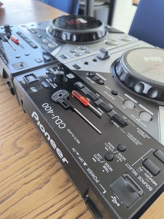 2x Pioneer CDJ 400 + Behringer DJX900 USB