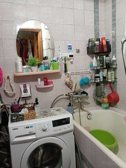 Продається 2-кімнатна кв-ра, 5-й повирх, 5-ти эт. буд, вул.Коротченко.