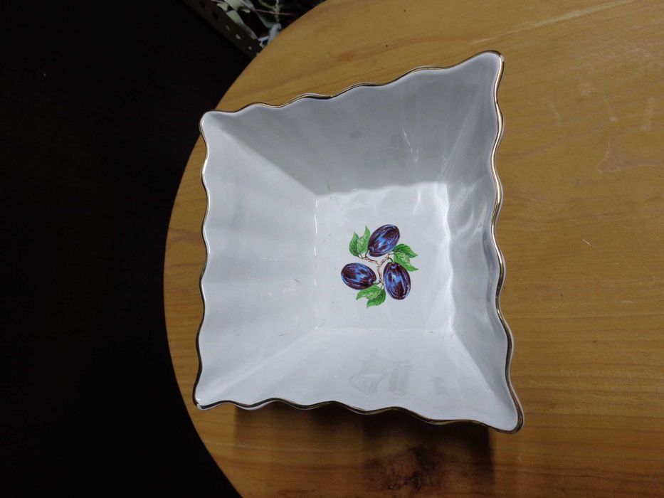 Taça com ameixa Tremez