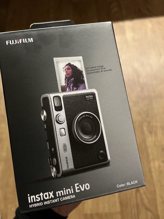 Фотокамера Fujifilm INSTAX Mini Evo (Black/Gray)