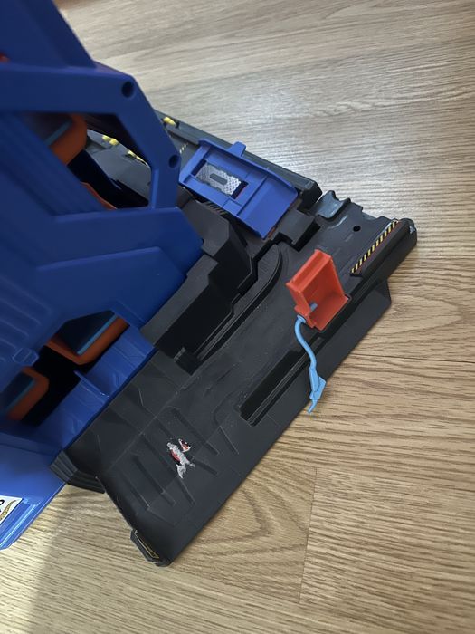 Гараж hot wheels mega garag