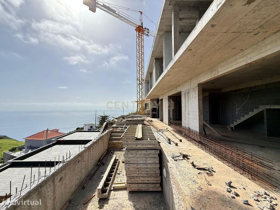 Moradia Contemporanêa - T3 - Estreito da Calheta