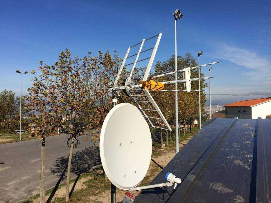 Instalador de televisão  por TDT , satélite e cabo