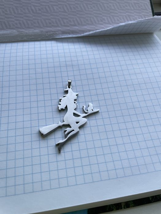 Кулон підвіска Відьмочка