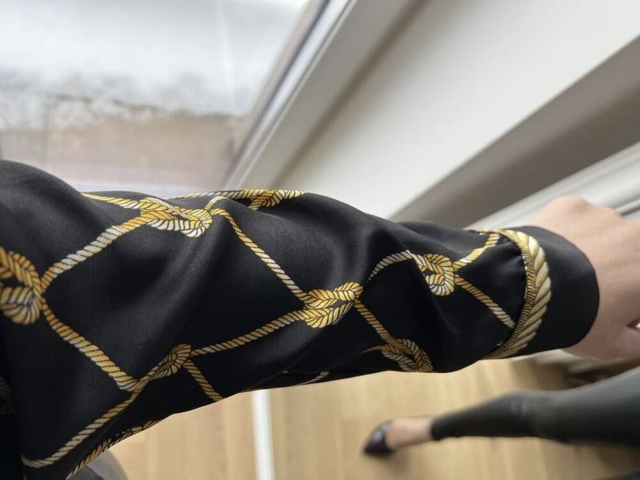 Одна на вибір атласна сорочка від Zara, S/M