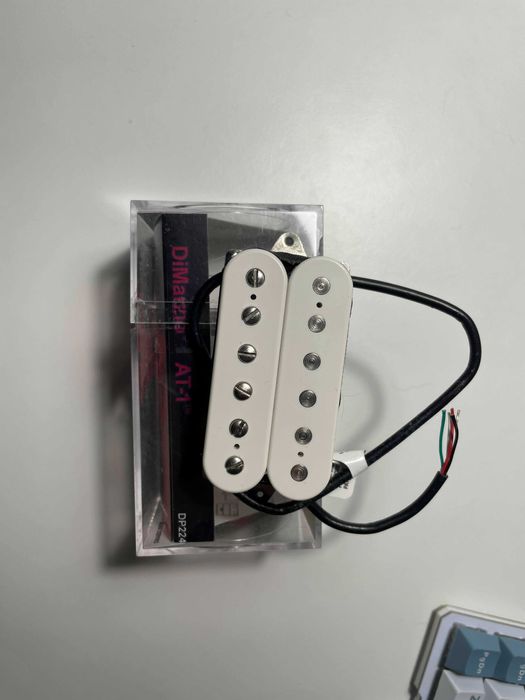 DiMarzio AT-1 Humbacker bridge S-spaced