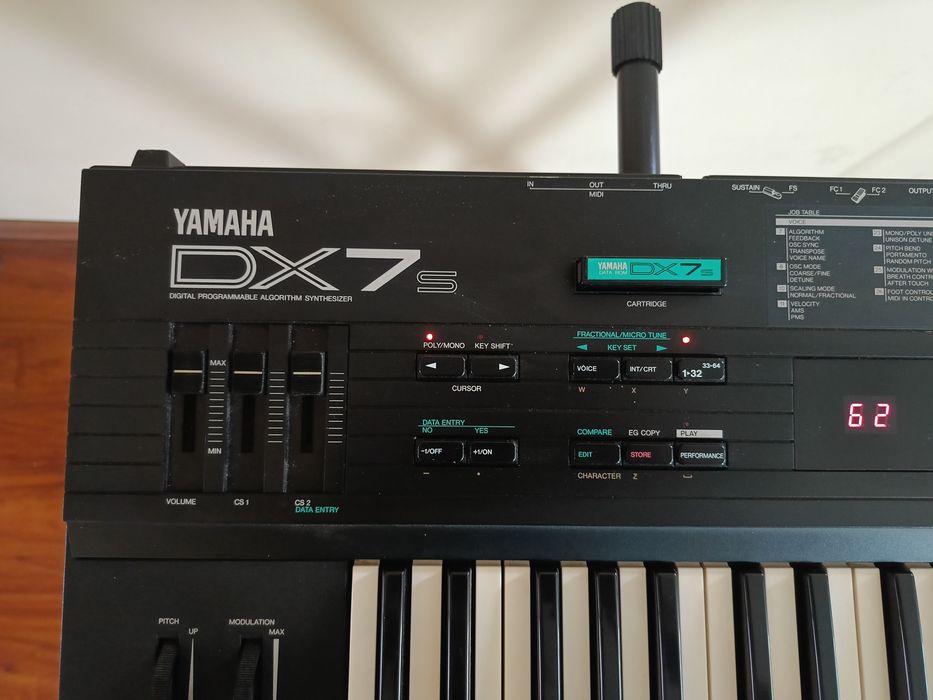 Kultowa Yamaha DX7 w idealnym stanie