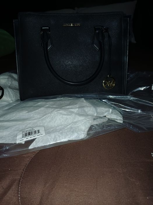 Mala preta quase como nova